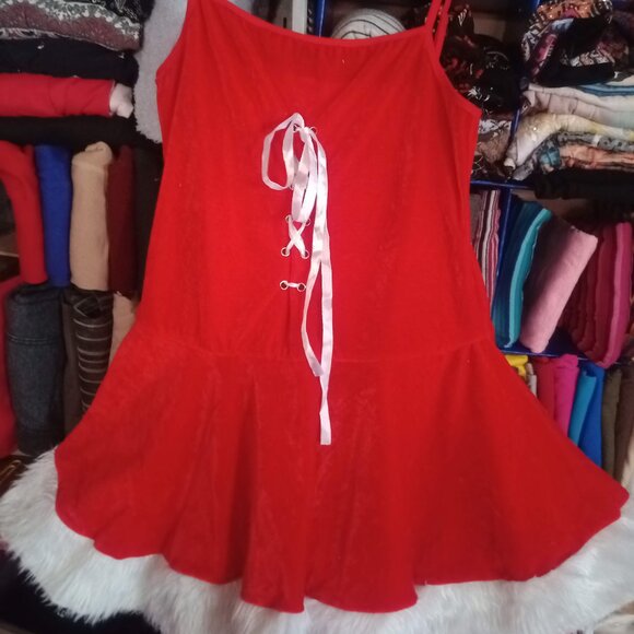 Holiday dress - Picture 4 of 6